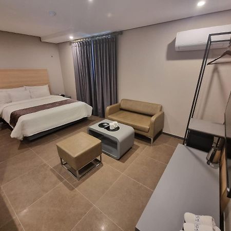 Yeoubi Hotel Jinju Dış mekan fotoğraf