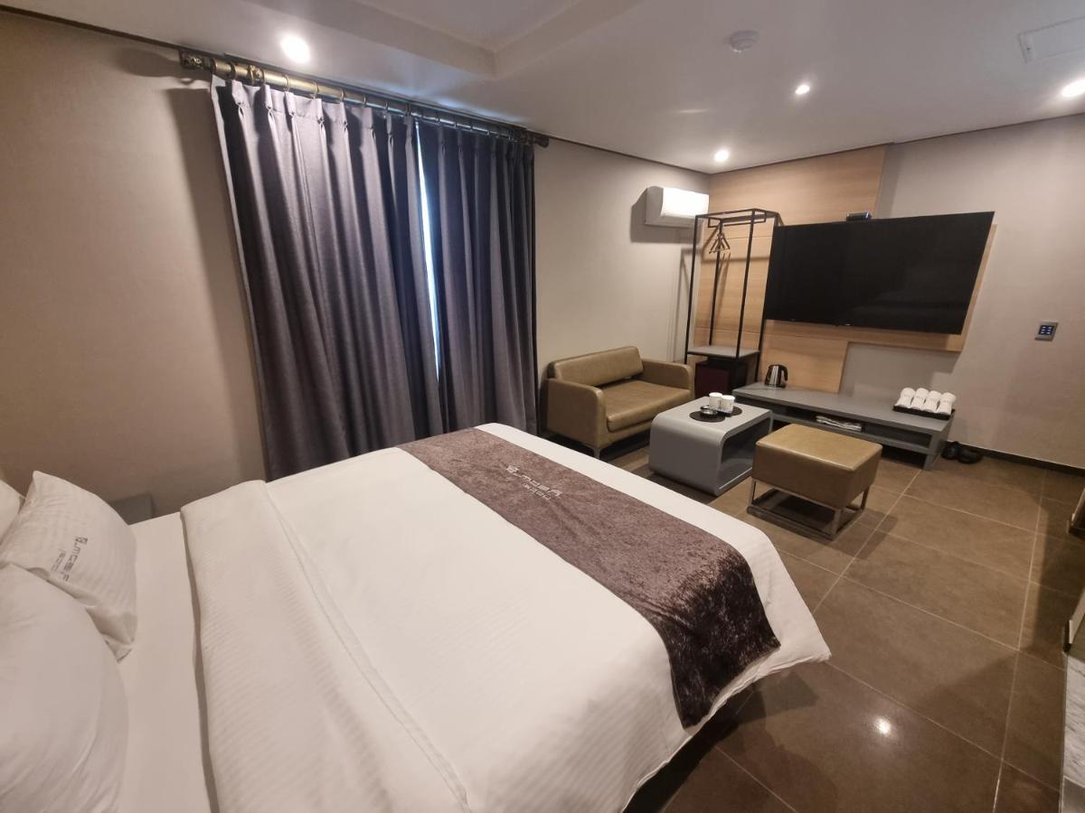 Yeoubi Hotel Jinju Dış mekan fotoğraf