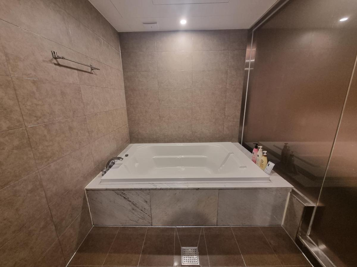 Yeoubi Hotel Jinju Dış mekan fotoğraf
